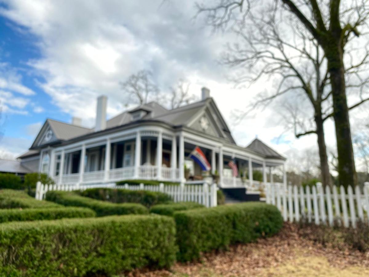 Intermission Hogan House Bed & Breakfast Hogansville Exterior photo