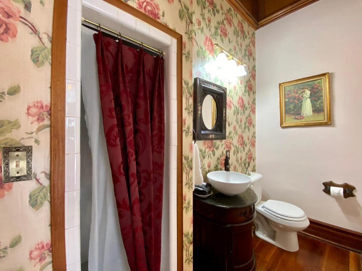 Intermission Hogan House Bed & Breakfast Hogansville Exterior photo