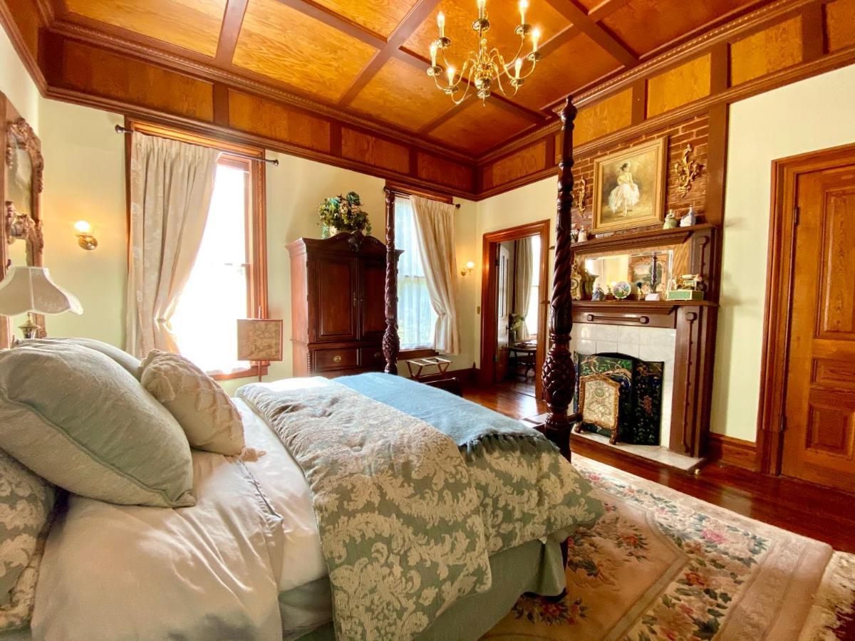 Intermission Hogan House Bed & Breakfast Hogansville Exterior photo